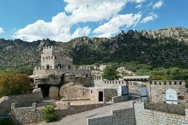 Жильё для туристов Magnífico Castillo Privado, Elevado En La Roca