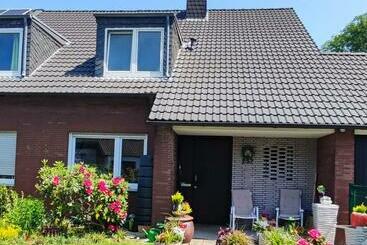 游客公寓 Uni Nähes Apartmenthaus Mit Garten