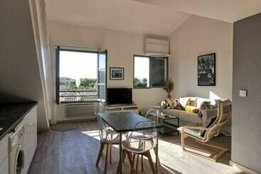 ツーリストアパートメント Saint Tropez City Loft