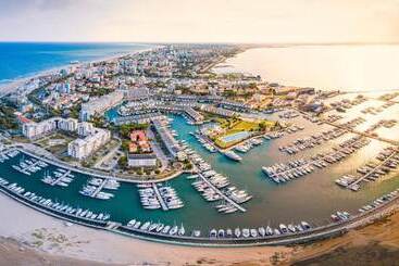 관광객 아파트 Three Room Apartment In Residence With Sea View By Beahost Rentals