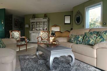 ツーリストアパートメント Villa Verdé