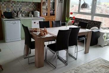 ツーリストアパートメント апартамент таня