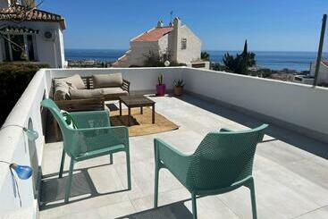 Жильё для туристов A Terrace With Sea View, 2 Bedrooms Apartment In Benalmadena