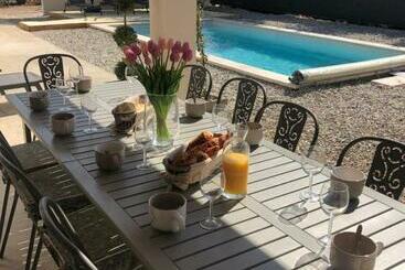 דירות לתיירים Echappee En Provence