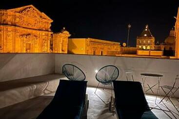 Жильё для туристов Garraffa 72 Suite