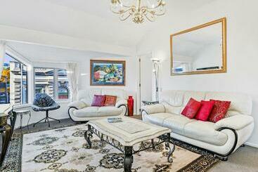 관광객 아파트 La Voyageur Apartments