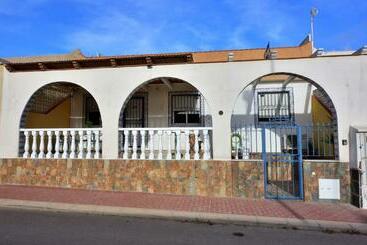 דירות לתיירים Camposolbungalow 3bedroom Bbq Ac Tv Wifi