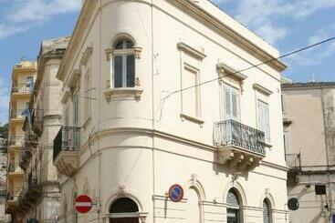 ツーリストアパートメント Palazzo Leonardo