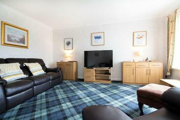 ツーリストアパートメント Sonia S Highland Home