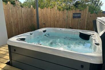 ツーリストアパートメント Studio & Spa La Discrète