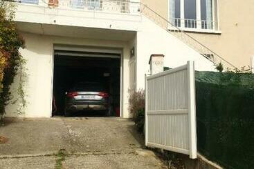 ツーリストアパートメント Maison De 3 Chambres Avec Wifi A Manosque