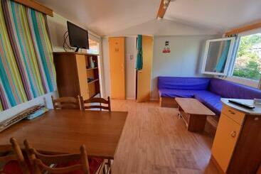 דירות לתיירים Mobil Home For Chilling Out Camping Park