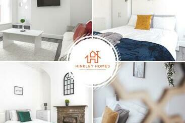 관광객 아파트 Newly Renovated 4bed   Free Parking   City Links By Hinkley Homes Short Lets & Serviced Accommodatio