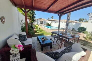 Turistihuoneistot Villa Lolera