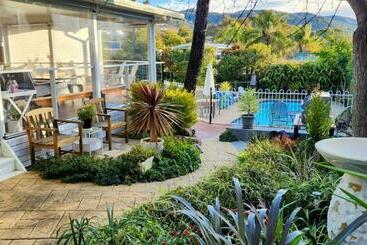 דירות לתיירים 270 On Church   Spacious Alfresco Area