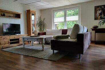 ツーリストアパートメント Ferienwohnung Malu Sol Im Harz Stilvoll, Gemütlich, Tierfreundlich Mit Garten