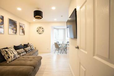 דירות לתיירים Hydro Glasgow City Apartment