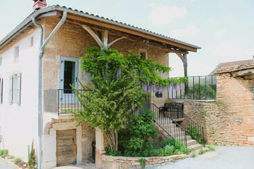 דירות לתיירים Le Clos Des Pierres Rouges