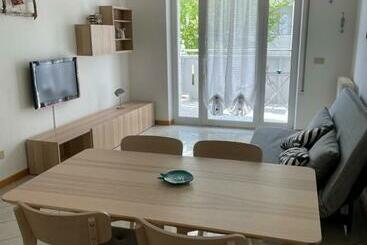 관광객 아파트 Little Fish House