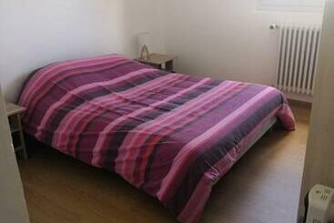 ツーリストアパートメント Logement Neuf En Face De La Forêt. Accès Cour