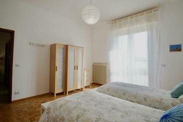 ツーリストアパートメント Romagnabnb Strada Del Mezzo