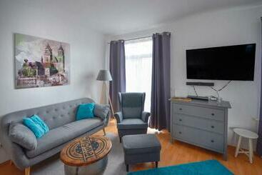 شقق خاصة سياحية Sweethome   Ruhig   Große Küche, Balkon, Stellplatz, Wifi