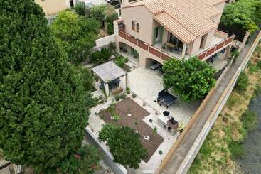 דירות לתיירים Villa De Charme à 1 Minute De La Plage à Pied