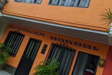 ツーリストアパートメント Casa El Dorado Puerto Triunfo