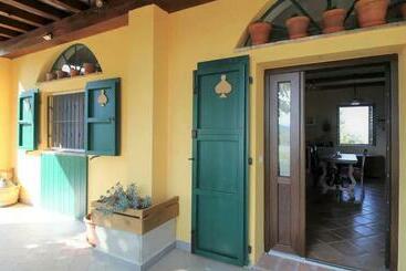 شقق خاصة سياحية Casa In Campagna Oltrepo Pavese