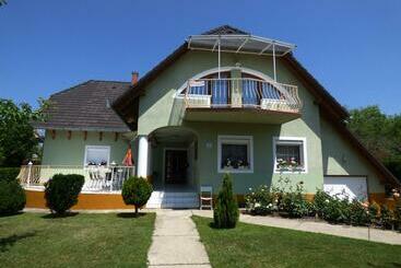 شقق خاصة سياحية Kovács Home