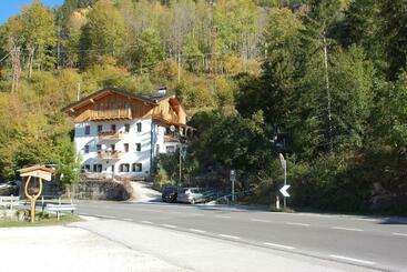 شقق خاصة سياحية La Ciesa Dei Siori