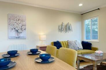 شقق خاصة سياحية @ Marbella Lane   Beautiful Home In Santa Clara