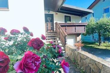 Vakantie-appartementen Apartma Kamnitnk