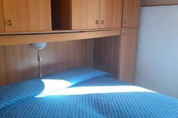 관광객 아파트 Appartamenti Leonardo