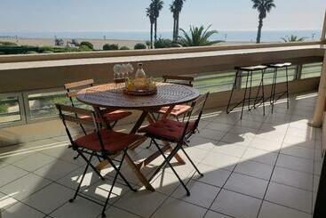 شقق خاصة سياحية Coup De Cœur Pour Ce Cosy T2 Avec Vue Imprenable Sur La Mer   4gsud101