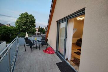 ツーリストアパートメント Ferienwohnung Piroschka 2