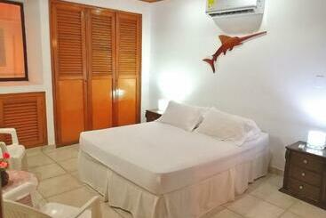 ツーリストアパートメント Penthouse Orange