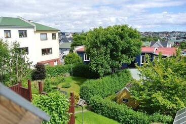 דירות לתיירים Tórshavn   Central   City & Ocean Views   3br