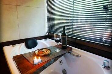 ツーリストアパートメント Cabana Em Meio A Natureza Com Piscina