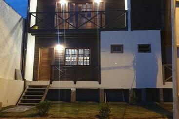 ツーリストアパートメント Chalé Com Piscina Aquecida   A 200m Do Mar, Vista Panorâmica Da Praia, Sala De Jogos, Academia E áre