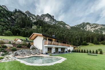 Жильё для туристов Lamonte Luxury Chalet