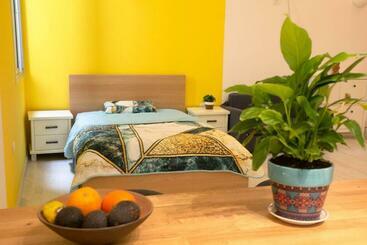 Жильё для туристов Tasteful Stay At The Cinnamon Studio Apartment