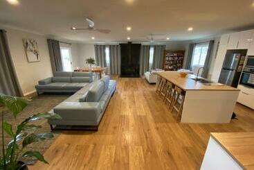 관광객 아파트 The Hideout