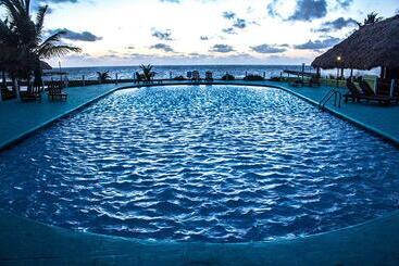 هتل Royal Caribbean Resort