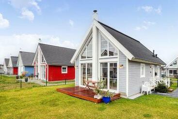 Жильё для туристов Beautiful Home In Zerpenschleuse With Wifi