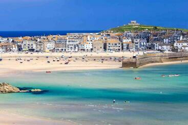 شقق خاصة سياحية Luna Beach   Luxury Carbis Bay Apartment + Parking