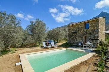 דירות לתיירים Amazing Home In Feliceto With Kitchenette