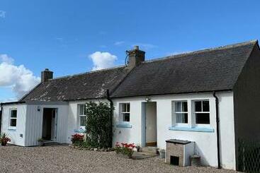 Жильё для туристов Ploughmans Cottage