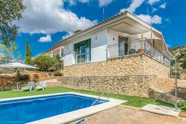 דירות לתיירים Stunning Home In Villaharta With Kitchen