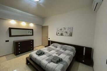 דירות לתיירים Sunset Apartments